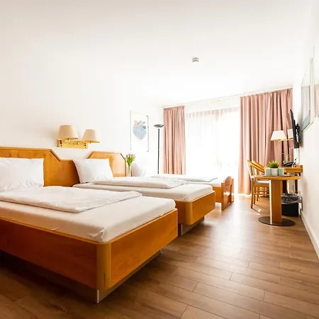 Cityhotel Feuerbach 3*