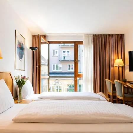 فندق Cityhotel Feuerbach 3*