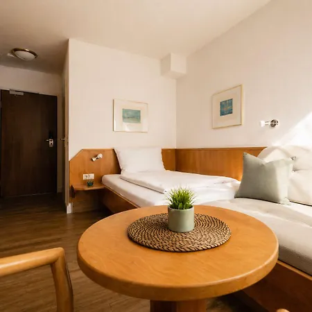 Cityhotel Feuerbach 3*